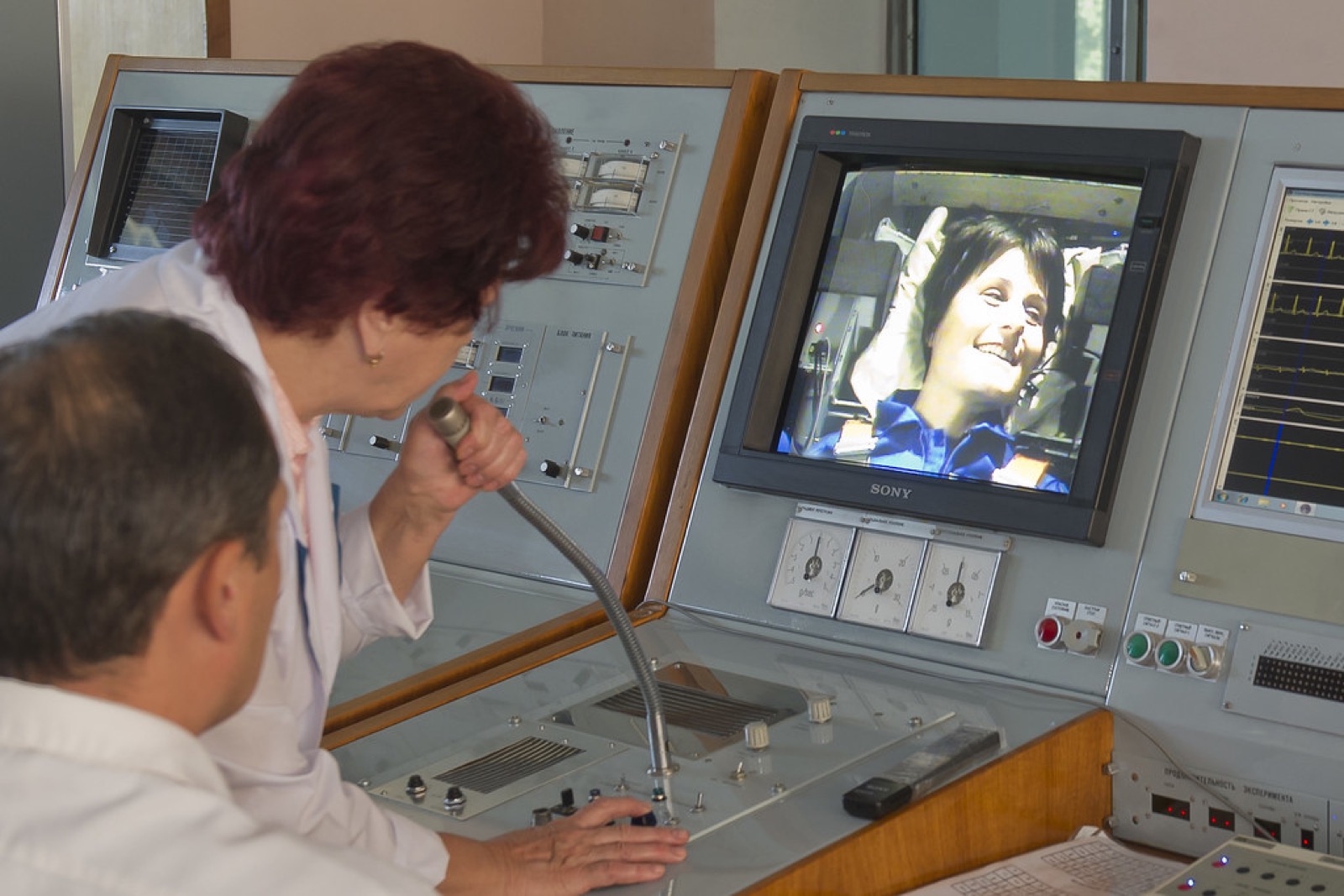 I’m all smiles… for the moment. Medical personnel monitors the run from a dedicated console.